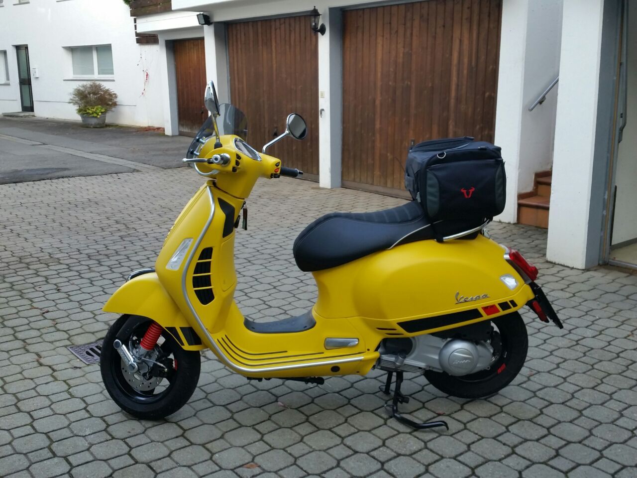 Meine gelbe Vespa